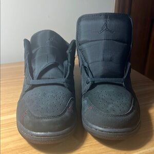 Nike Air Jordan 1 Low SE Craft Dark Smoke Grey Varsity Red. Size 13